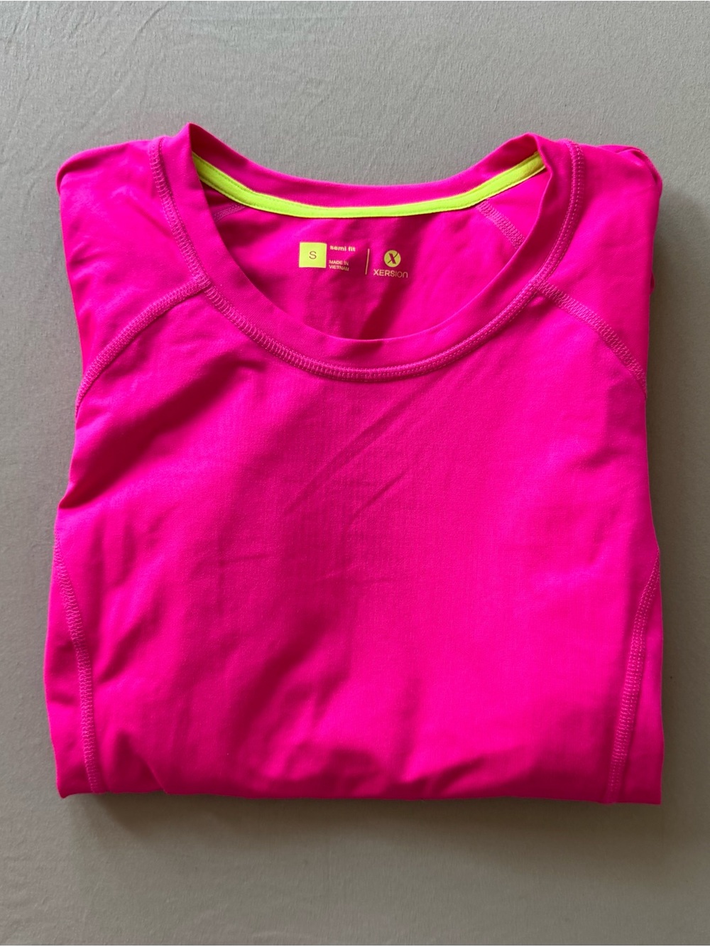 Xersion Semi Fitted hot pink long-sleeve athletic Tee